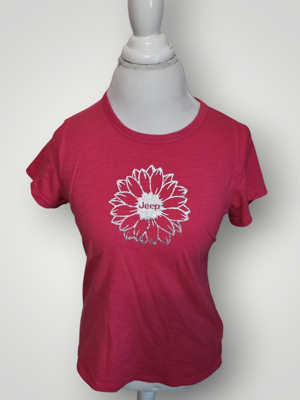 🩷 Time and Tru Hot Pink Short Sleeve Tee with Silver Floral Jeep Emblem